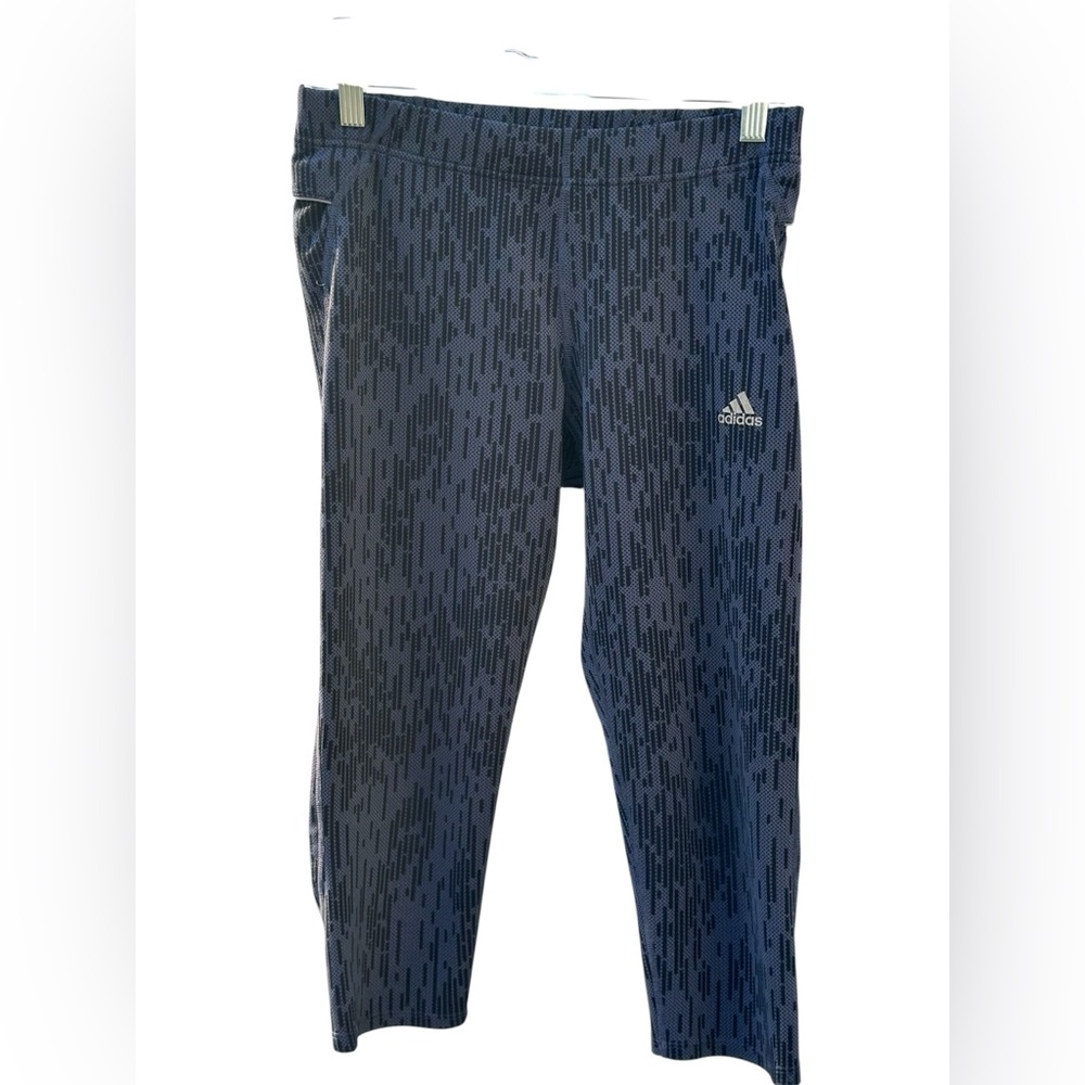 Adidas Women's Dark Gray with Black Patterned Performance Capri Leggings- Medium